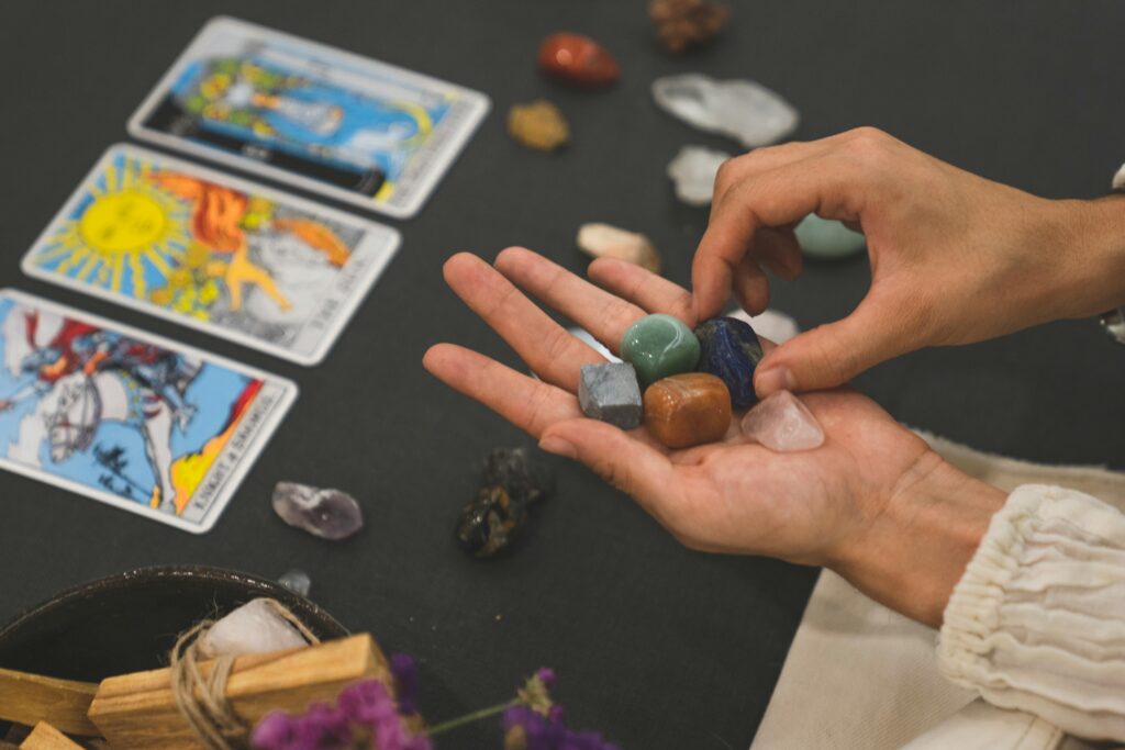 Set Your 2026 Intentions: Join Hands-On Tarot Classes at Fix o’ Whimsy